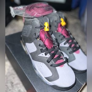 NEW Jordan 6 Retro size (GS) 5Y